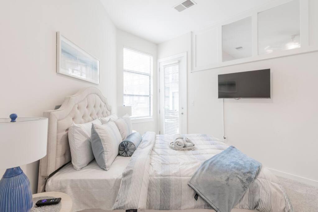 Charming Cozy Apartment With Wi-Fi & Free Parking Charlotte Eksteriør bilde