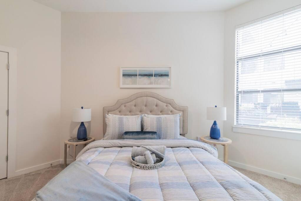 Charming Cozy Apartment With Wi-Fi & Free Parking Charlotte Eksteriør bilde