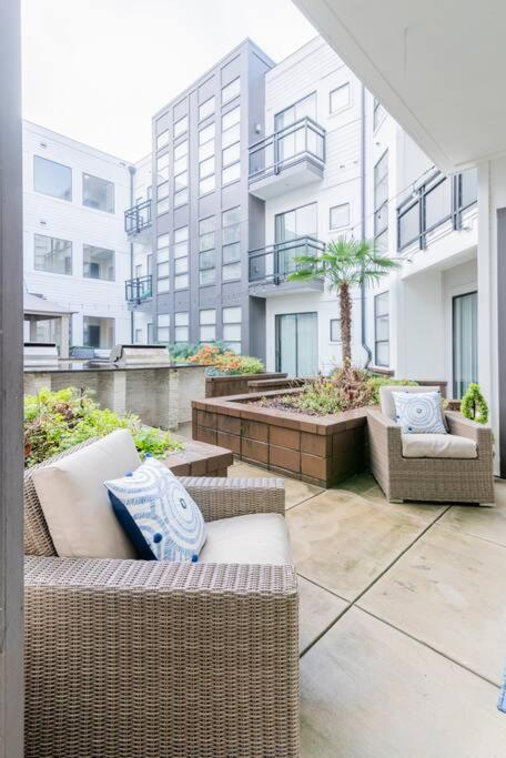 Charming Cozy Apartment With Wi-Fi & Free Parking Charlotte Eksteriør bilde