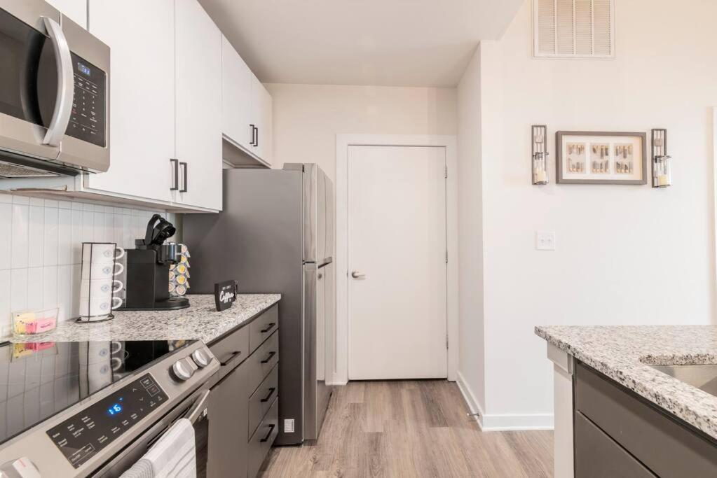 Charming Cozy Apartment With Wi-Fi & Free Parking Charlotte Eksteriør bilde