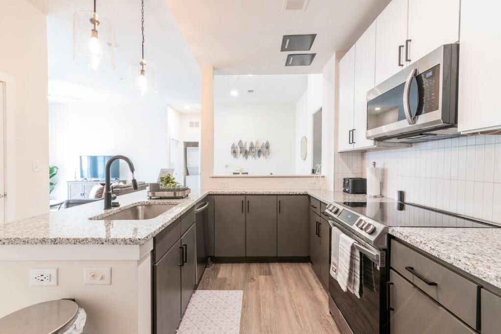 Charming Cozy Apartment With Wi-Fi & Free Parking Charlotte Eksteriør bilde