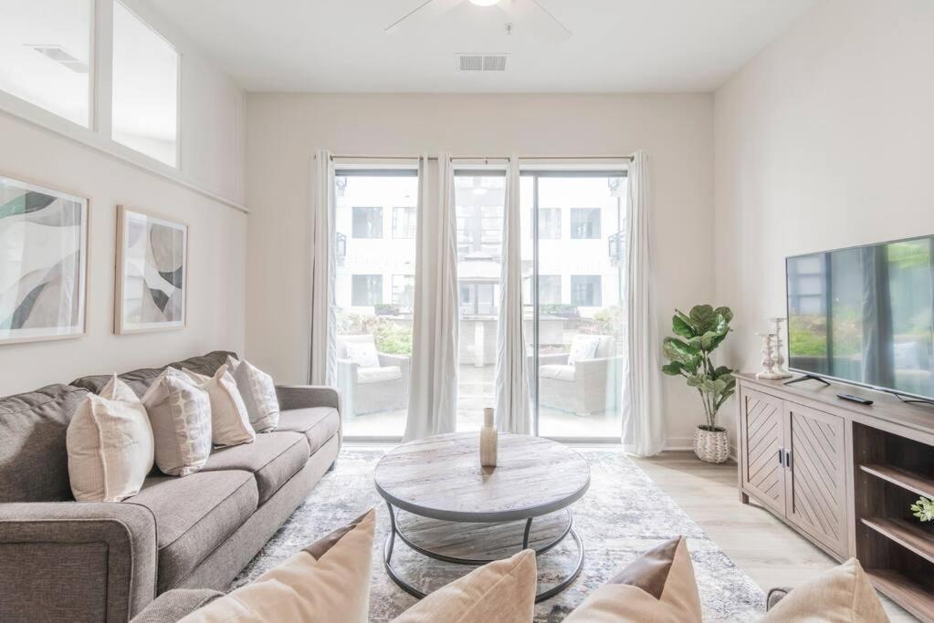 Charming Cozy Apartment With Wi-Fi & Free Parking Charlotte Eksteriør bilde